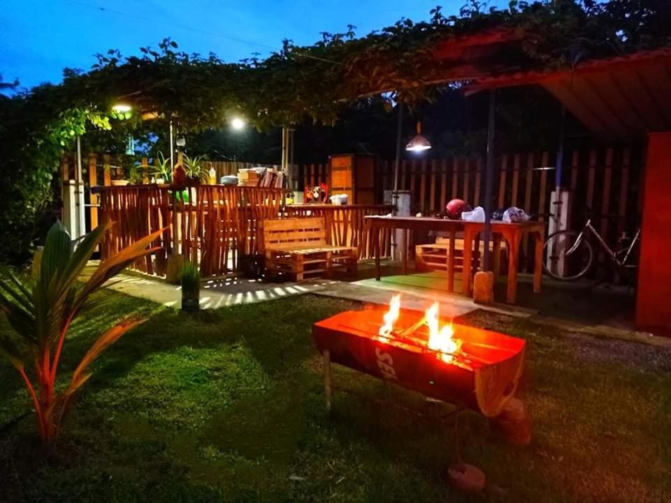 Hilltop Bungalow Mirissa Exterior foto