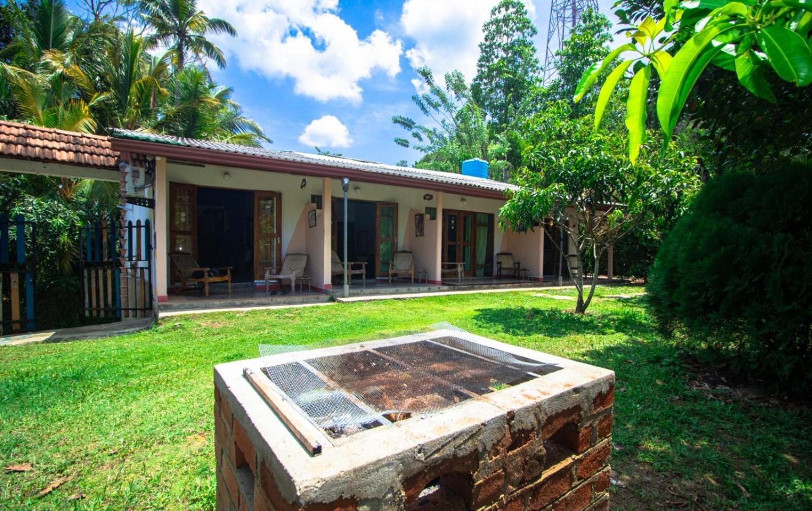 Hilltop Bungalow Mirissa Exterior foto